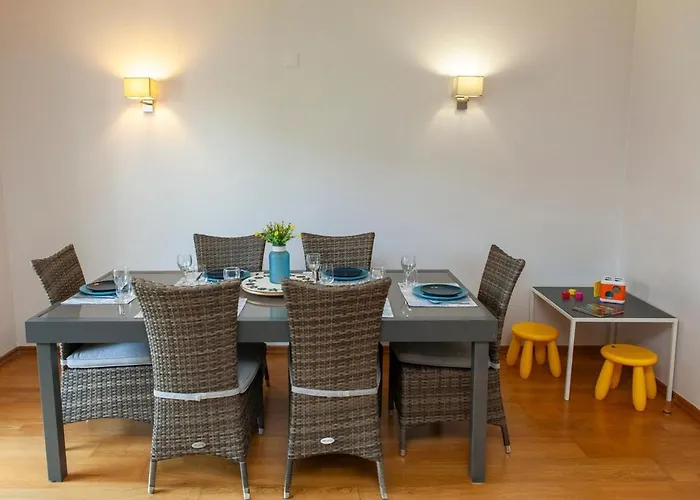 Spacious With Seaviews Appartement *