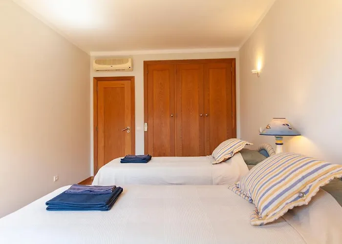 아파트 Spacious With Seaviews *