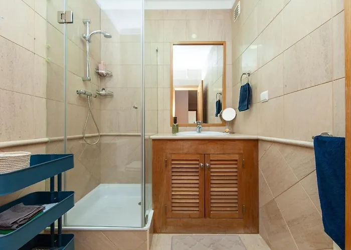 Spacious With Seaviews