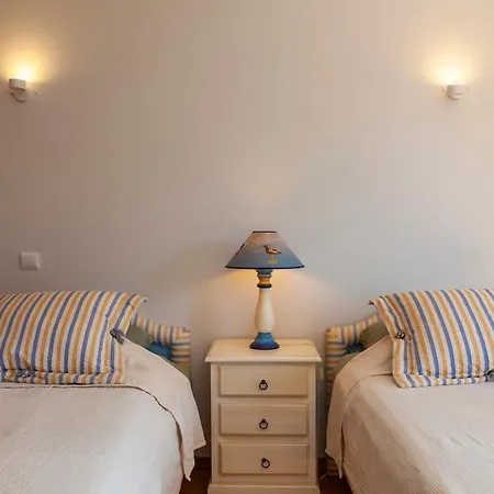 Spacious With Seaviews Apartament Portimão