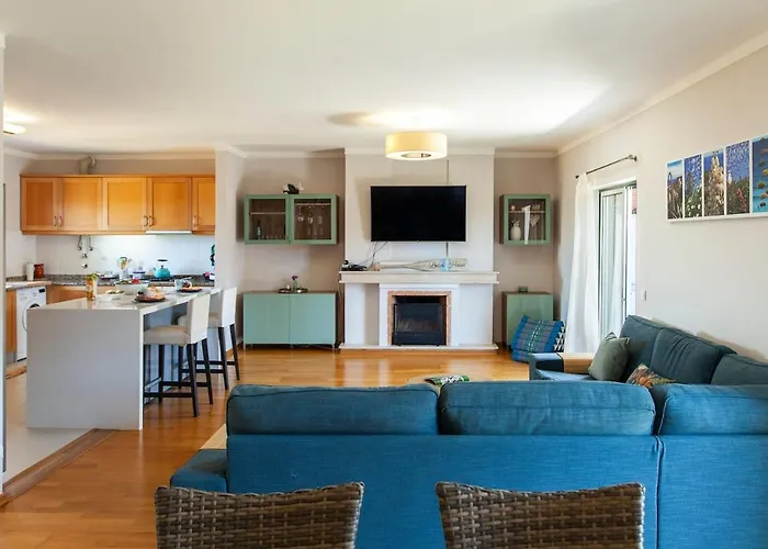 Spacious With Seaviews Портиман