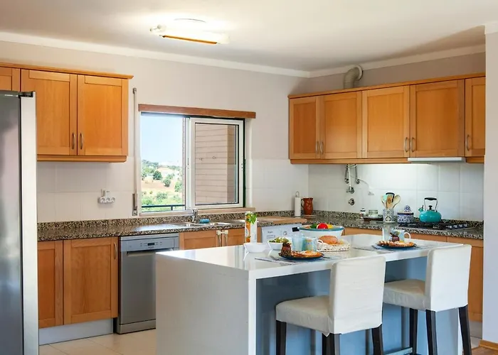 Spacious With Seaviews *