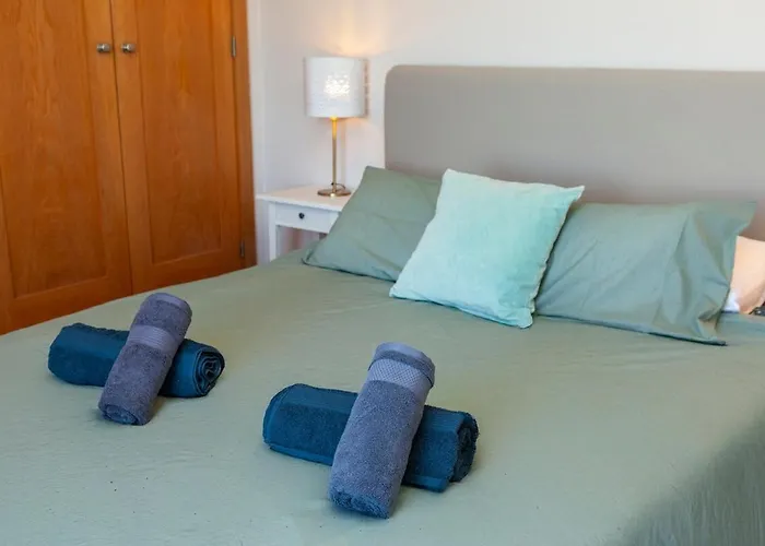 Spacious With Seaviews Апартаменты *